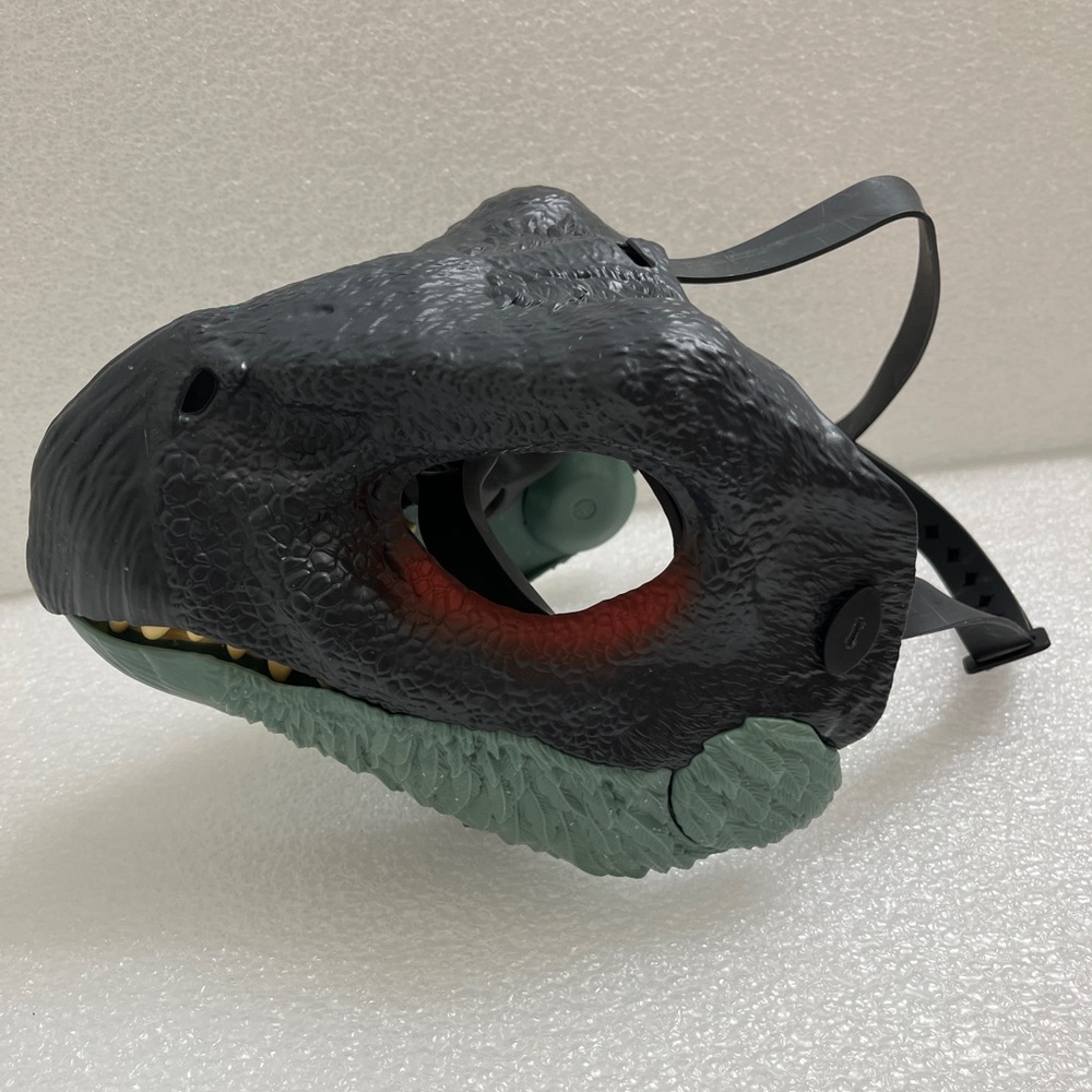 Jurassic World Dominion Therizinosaurus Dinosaur Mask Movie-Inspired Opening Jaw